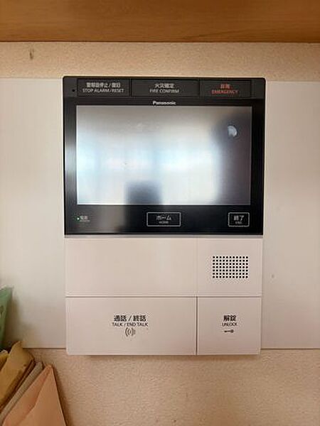 家の中から訪問者を確認できるのでお子様にも安心です♪