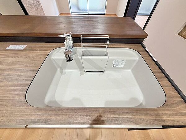 広いシンクはお料理前後も使いやすく便利です♪