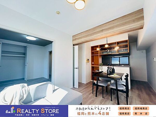二面採光のリビング♪家具の配置がしやすい窓設計です♪