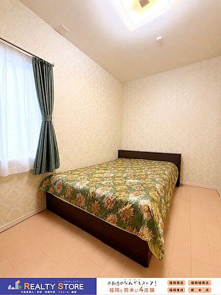 【洋室】自分時間を充実させ、心豊かなひとときを過ごすための大切な空間♪趣味や感性を生かせるようにシンプルな仕上がりになっています。