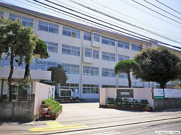 福岡市立香椎第2中学校 徒歩16分。 1230m