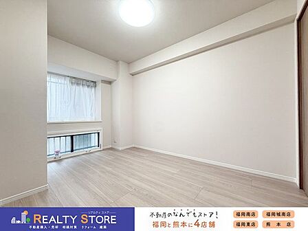 【洋室】自分時間を充実させ、心豊かなひとときを過ごすための大切な空間♪趣味や感性を生かせるようにシンプルな仕上がりになっています。