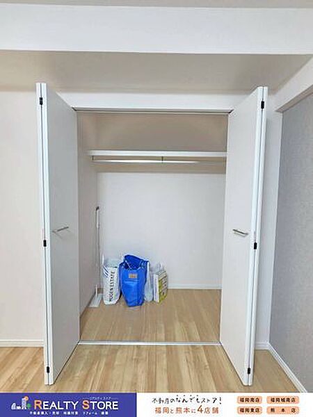 【クローゼット】大容量クローゼット♪棚付きなので整理もしやすくお部屋を広く活用できます♪