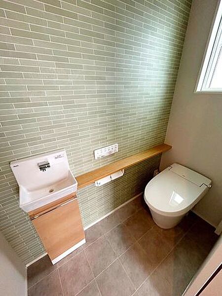 トイレを拡大表示