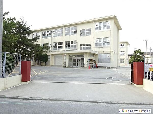 福岡市立和白中学校 徒歩5分。 340m