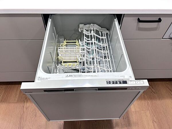 ☆食器洗浄乾燥機☆家事の時短にもなる人気の食洗機！ビルトイン式で見た目もスッキリ♪