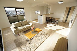 レインボー苗場「リノベ歴あり」×「最上階」×「角部屋」 3LDKのリビング/ダイニング