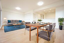 ハーモニアステージ瀬戸「リノベ」×「ペット可」 811 3LDKのリビング/ダイニング