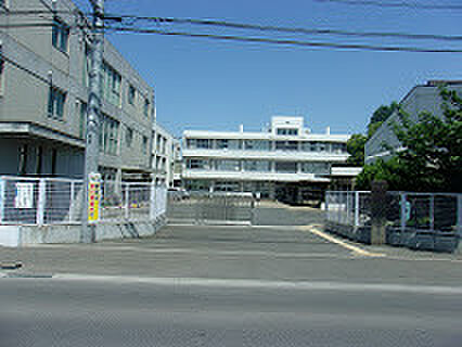 ふじみ野市大井中学校（230m）