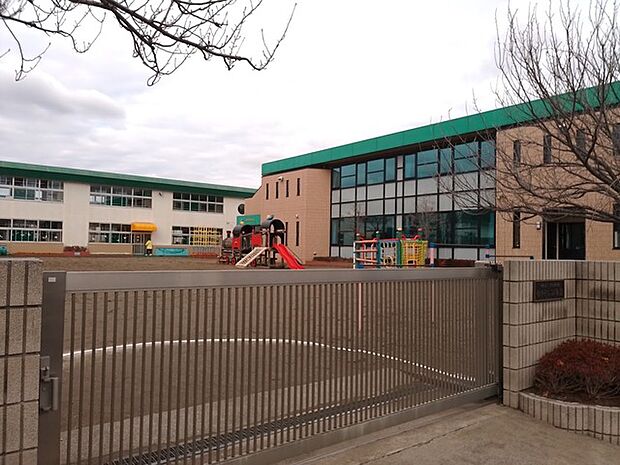 百合園幼稚園（580m）