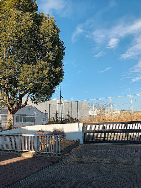 守谷市立けやき台中学校（1050m）