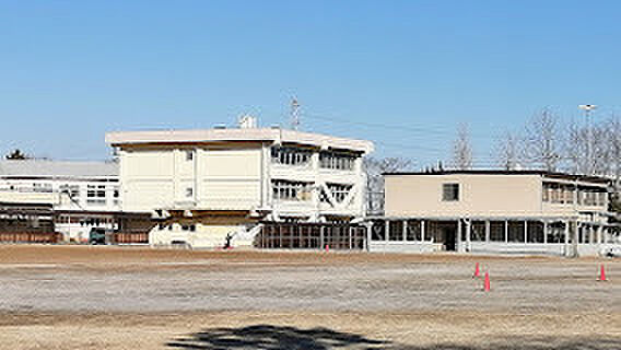 柏市立田中小学校(690m)