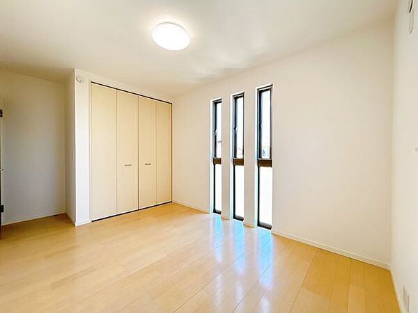 【洋室】2階居室です。クリーニングを行いました。