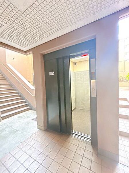 【エレベーター】全ての階に停止します。