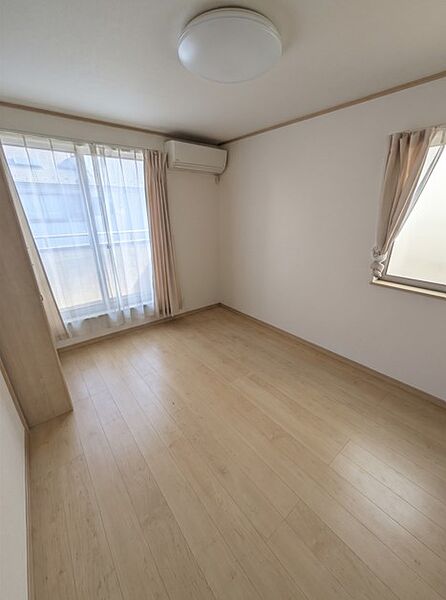 洋室を拡大表示