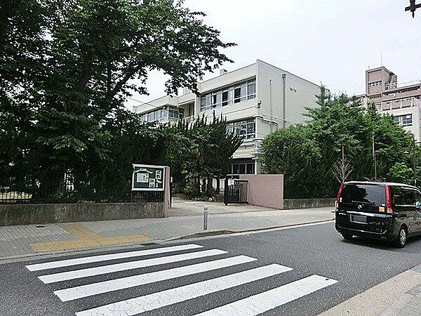 江東区立第二大島中学校 徒歩9分。 660m