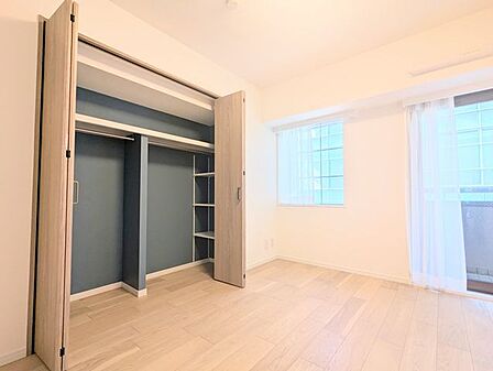 プライベートな時間を静かに過ごせる、安らぎと落ち着きを感じられるお部屋です。