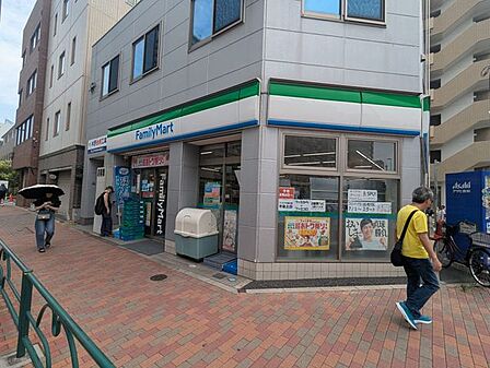 ファミリーマート江東白河四丁目店 徒歩3分。 210m