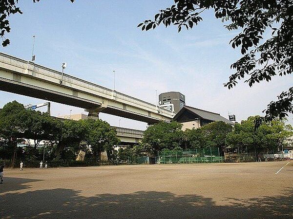 深川公園 徒歩10分。 770m