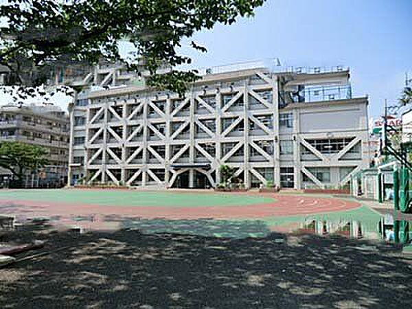 墨田区立二葉小学校 徒歩7分。 530m