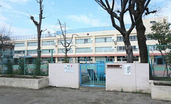墨田区立横川小学校 徒歩2分。 160m