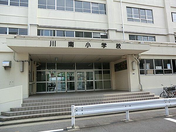 江東区立川南小学校 徒歩10分。 730m
