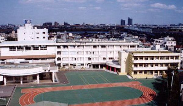 墨田区立八広小学校 徒歩5分。 330m