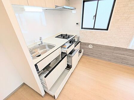 食後の片付けをサポートする食洗機付き。家事時間を短縮し、家族との時間を増やせます。