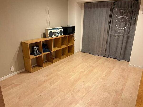 プライベートな時間を静かに過ごせる、安らぎと落ち着きを感じられるお部屋です。