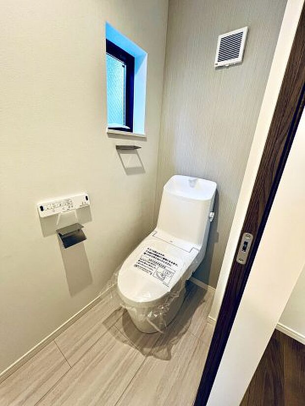3階トイレ【温水洗浄便座付き