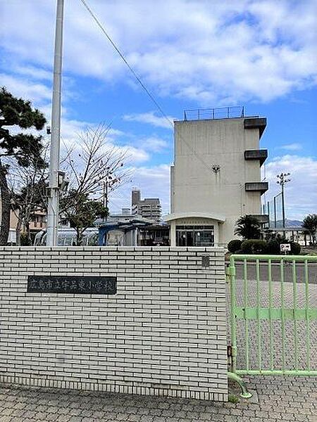 広島市立宇品東小学校 230m