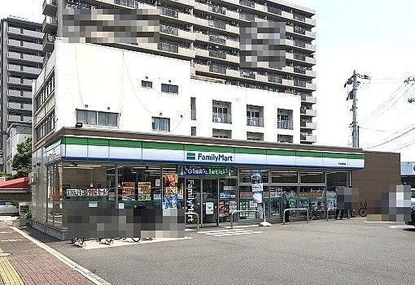 ファミリーマート宇品神田店 90m