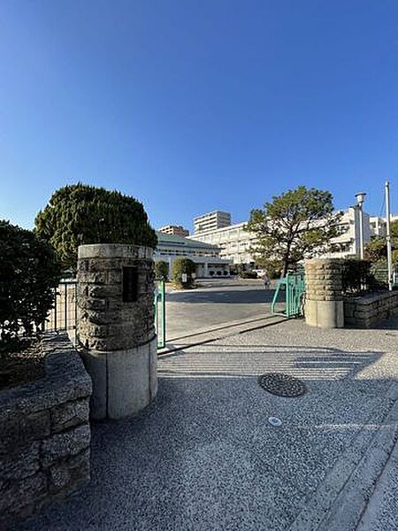 広島市立宇品小学校 950m