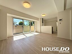 パレ千里 4LDKのリビング/ダイニング