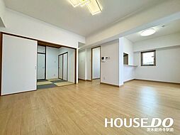 プライムコート高槻総持寺 3LDKのリビング/ダイニング