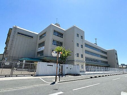 茨木市立西河原小学校・児童数約183名 860m