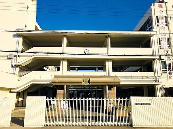 茨木市立天王中学校・生徒数約561名 1000m