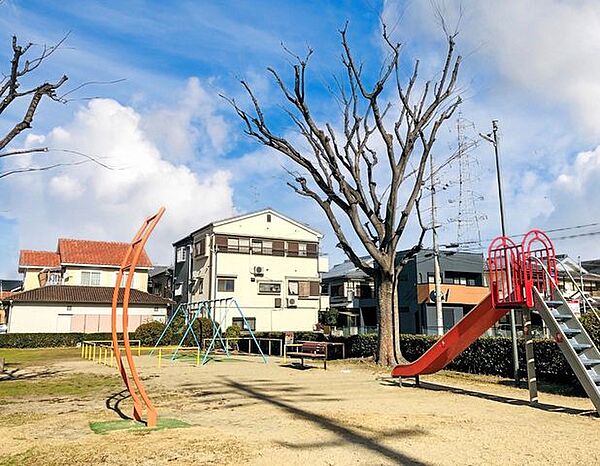 西町ひなぎく公園 300m