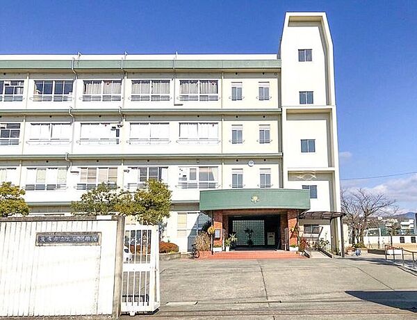 茨木市太田中学校 600m
