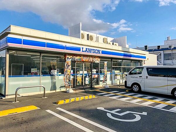 ローソン高槻赤大路町店 570m