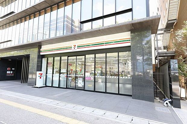 セブンイレブンハートイン金沢けやき通り店 720m