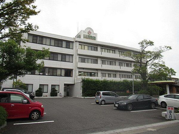 山崎病院　【診療科目】外科・内科・小児科・胃腸科・整形外科・皮膚泌尿器科・人工腎透析科・リハビリテーション科 【診療時間】9時～12時/14時～17時半 【休診日】木日午後・日祝 2150m