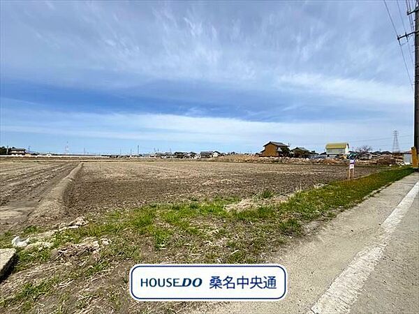 長島インターチェンジが近いので、遠方への車移動が楽です。高速を使って通勤する方にはうれしいですね。