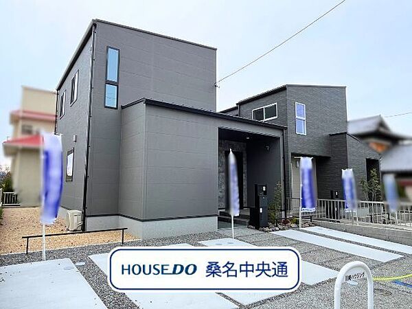 小学校まで徒歩4分、中学校まで徒歩9分で通学も安心の立地です。