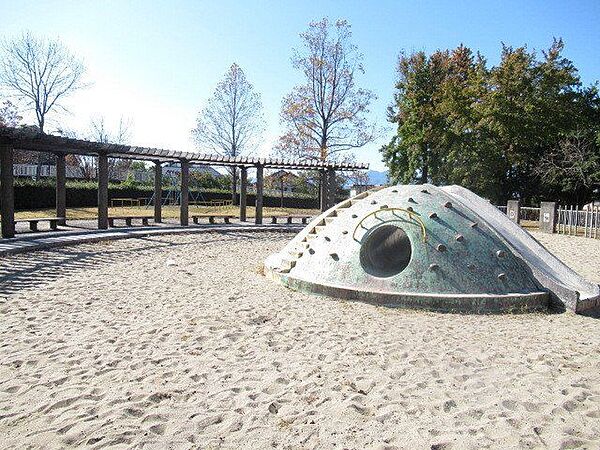 大山田第二公園　ジュニアサッカー・運動会・ニュースポーツ等にご利用いただけます。駐車場あり 580m
