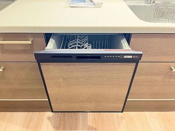 家事の時短になる食器洗浄乾燥機！バタバタと忙しい朝にはとても便利で助かる食器洗浄乾燥機がついています♪