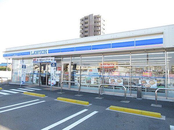 ローソン桑名長島町店　長島町押付にあるコンビニエンスストアです。近隣には長島駅や国道1号線があるので比較的便利です。 850m