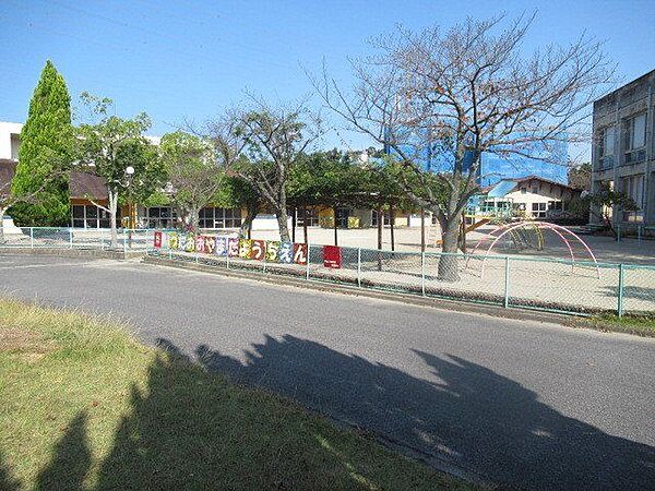 津田大山田幼稚園　小学校や中学校、高等学校など多くの教育機関がある敷地内に位置しています。 1160m
