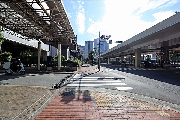 敷地北西側の前面道路