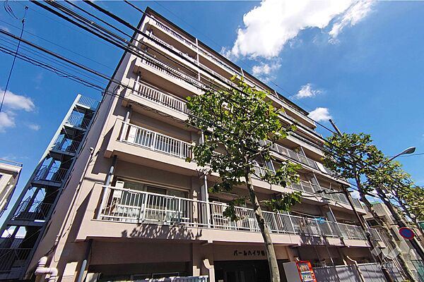 パールハイツ幡ヶ谷の外観（南西側から）